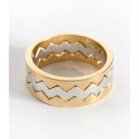New in box Shiraleah stackable rings. 2 gold tone 1 silver tone.gift box… - Picture 1 of 4